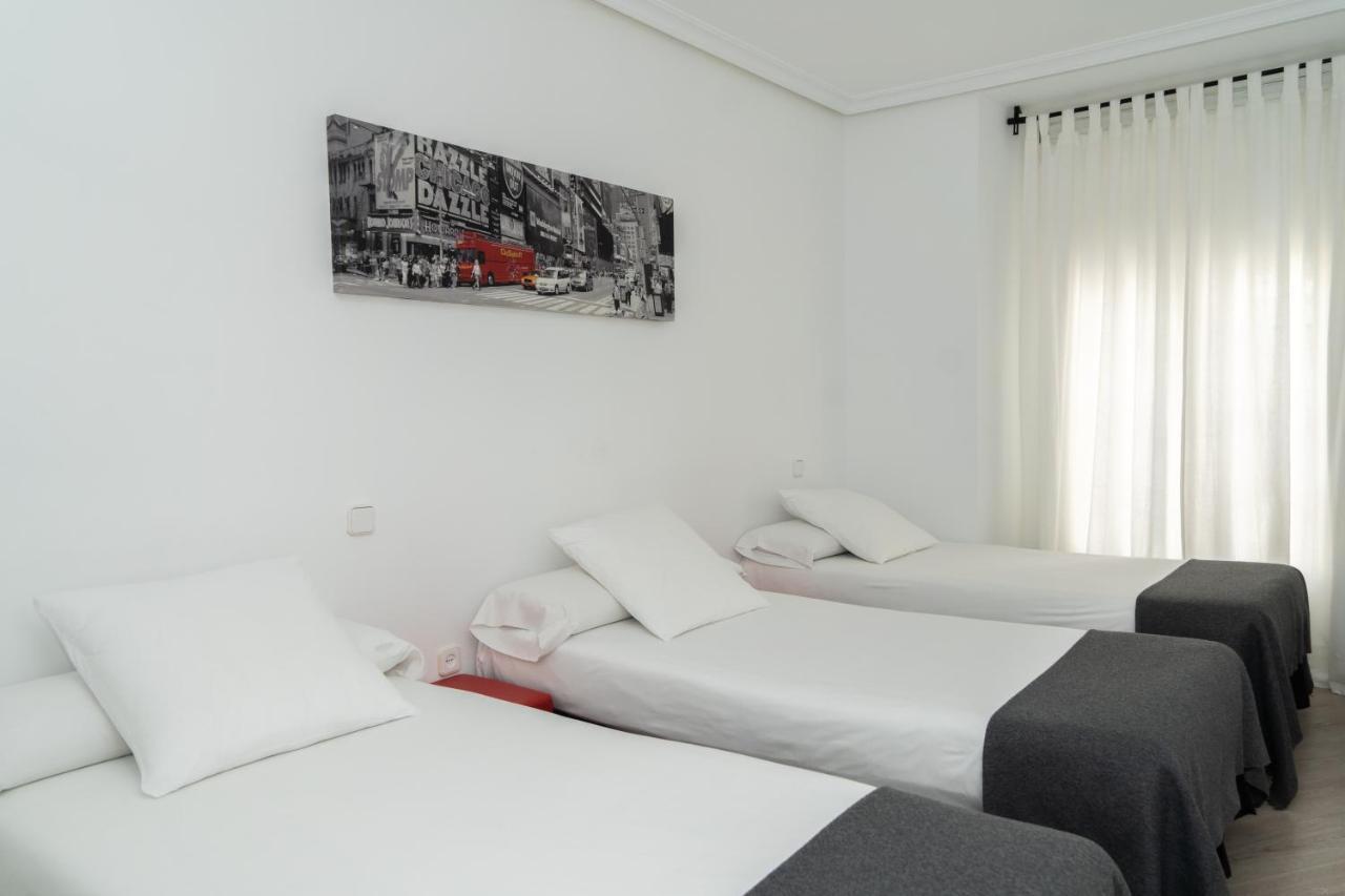 Hostal Gala Мадрид Экстерьер фото