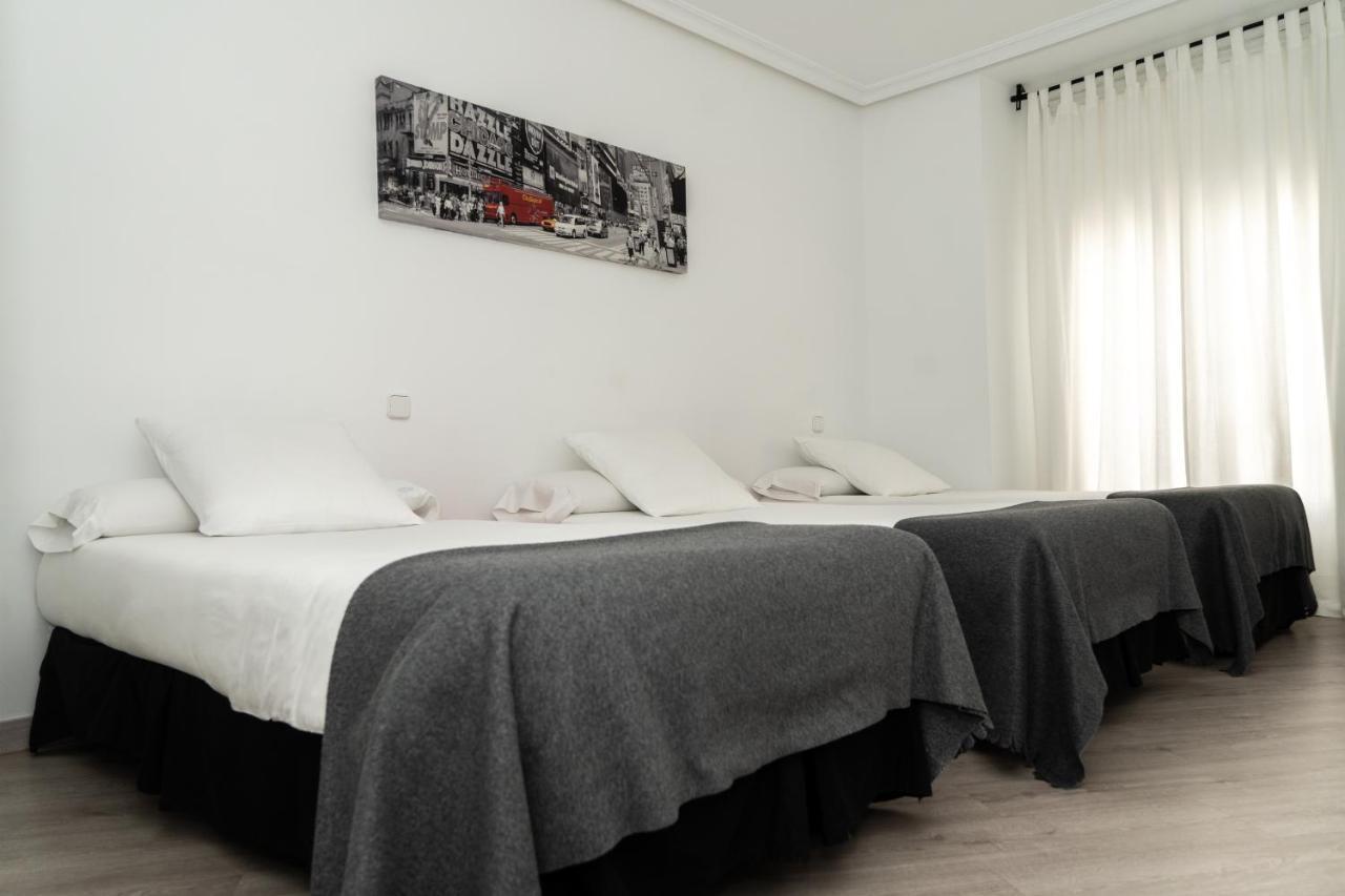 Hostal Gala Мадрид Экстерьер фото