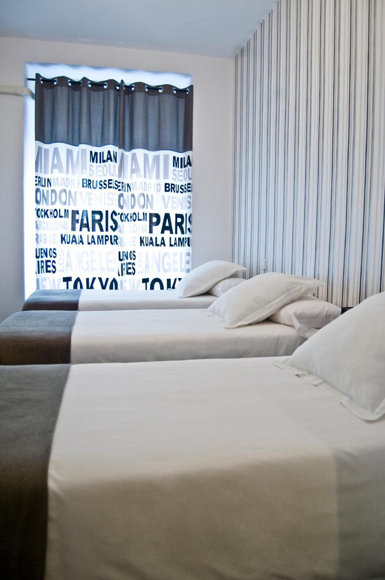 Hostal Gala Мадрид Экстерьер фото