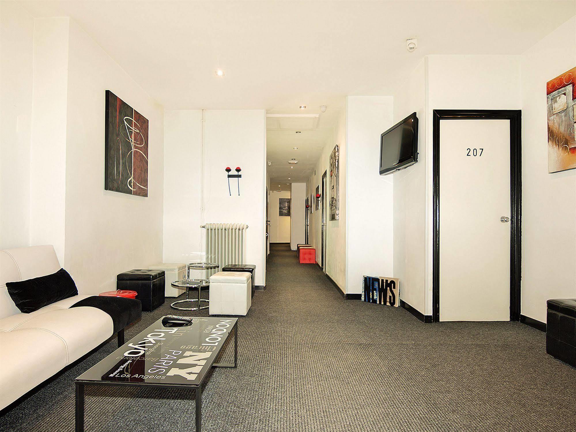 Hostal Gala Мадрид Экстерьер фото