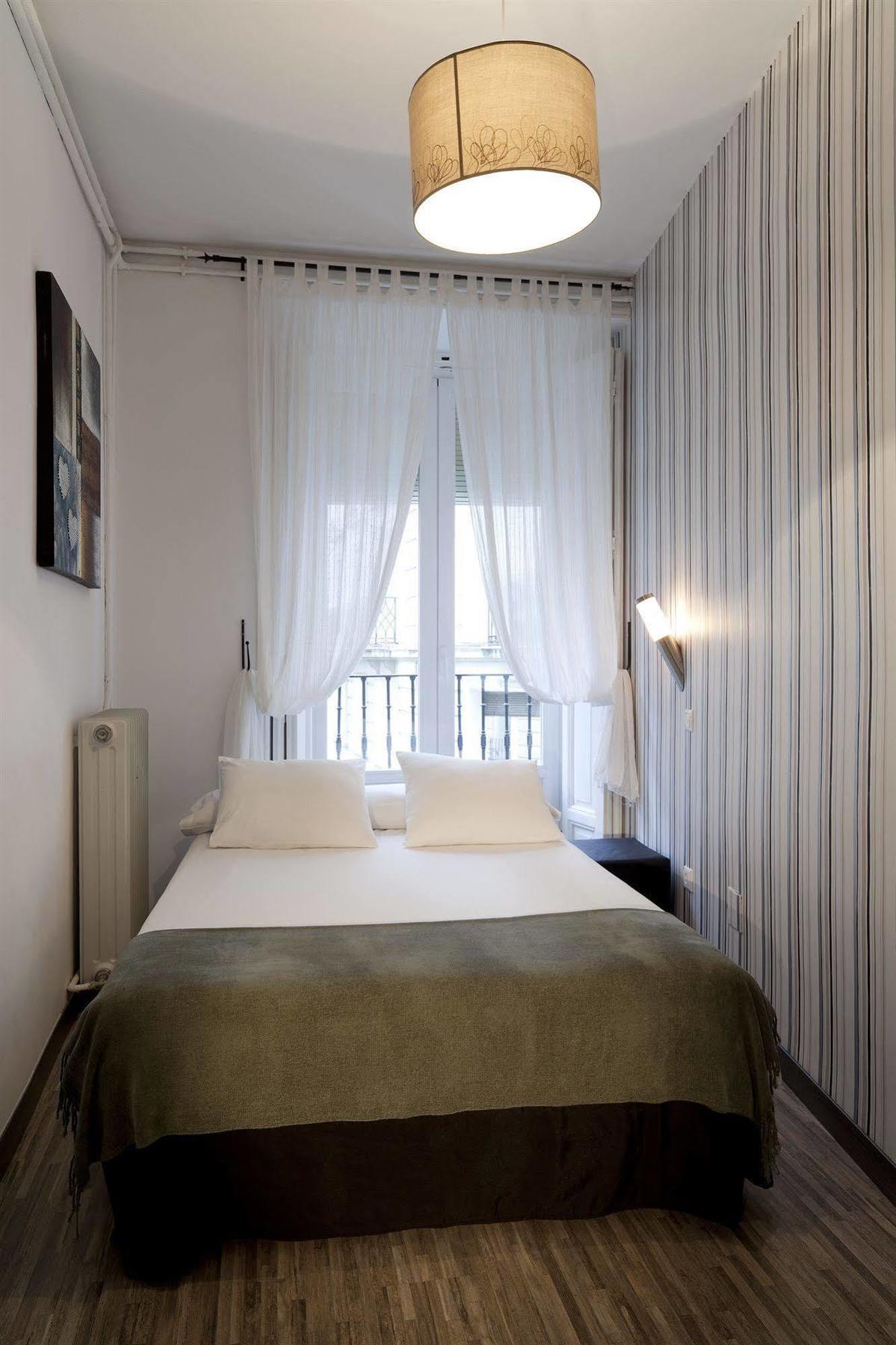 Hostal Gala Мадрид Экстерьер фото